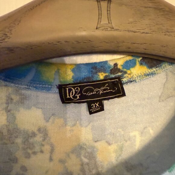 Blue Flower Top - Picture 2 of 2